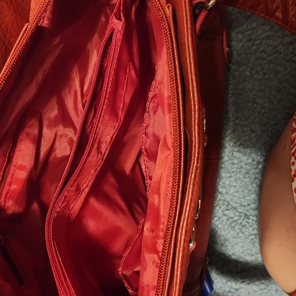 Beautiful red purse - Picture 8 of 11